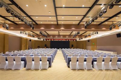 昆明会议会展专业服务 从舞台桁架搭建到灯光音响租赁的一站式解决方案