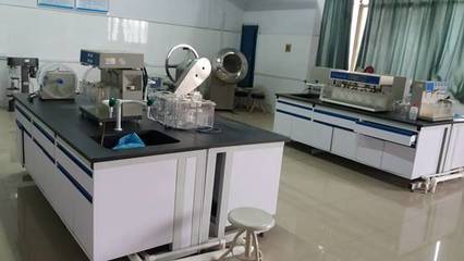 药学实验中心简介 教育器材与设备概览